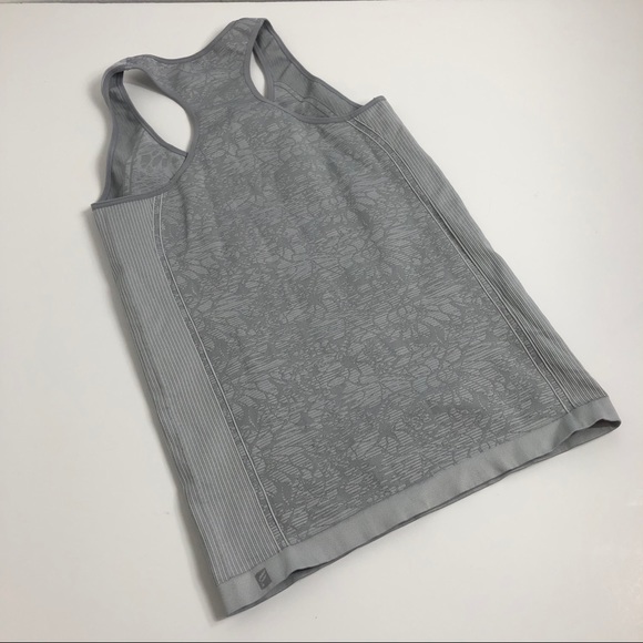 Fabletics RacerBack Gray Floral Pattern Tank - Picture 2 of 6